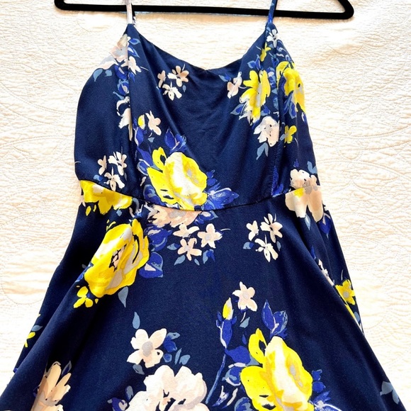 Old Navy Fit and Flare Blue Floral Cami Dress - Picture 2 of 4